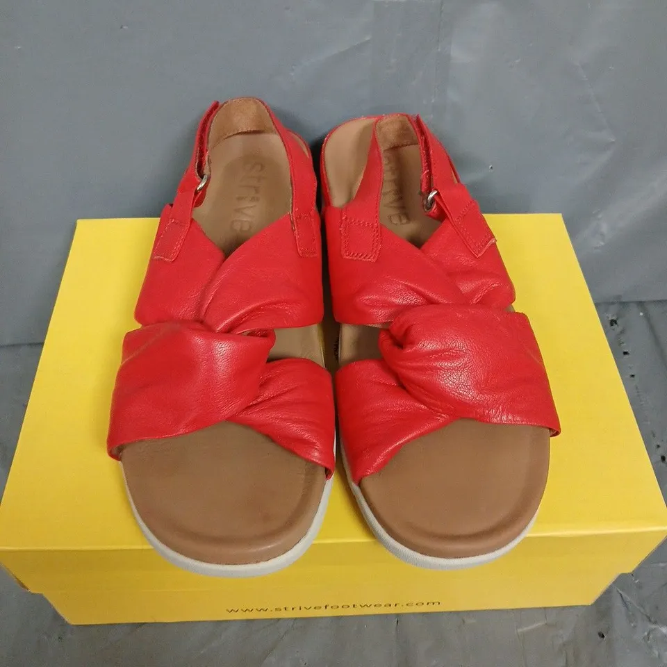 BOXED PAIR OF STRIVE TAHITI SANDALS - UK SIZE 7