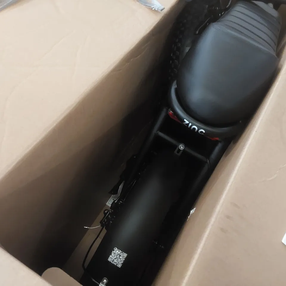 BOXED ZINC SPRINTER SEATED ELECTRIC SCOOTER (1 BOX)