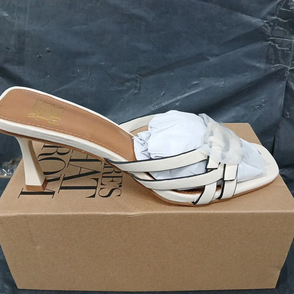BOXED PAIR OF WHERES THAT FROM OPEN TOE SHOES - UK SIZE 5