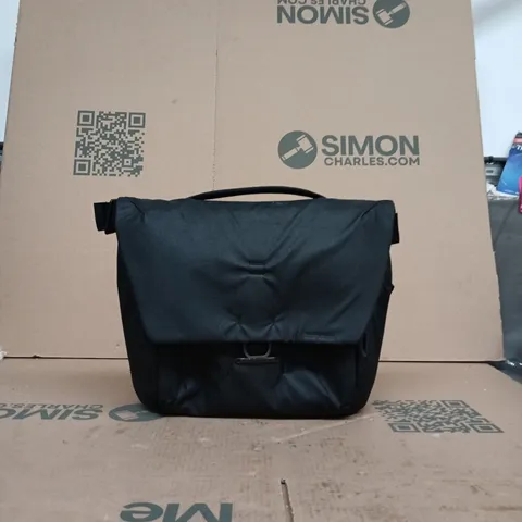 PEAK DESIGN EVERYDAY MESSENGER 13L CAMERA BAG – BLACK