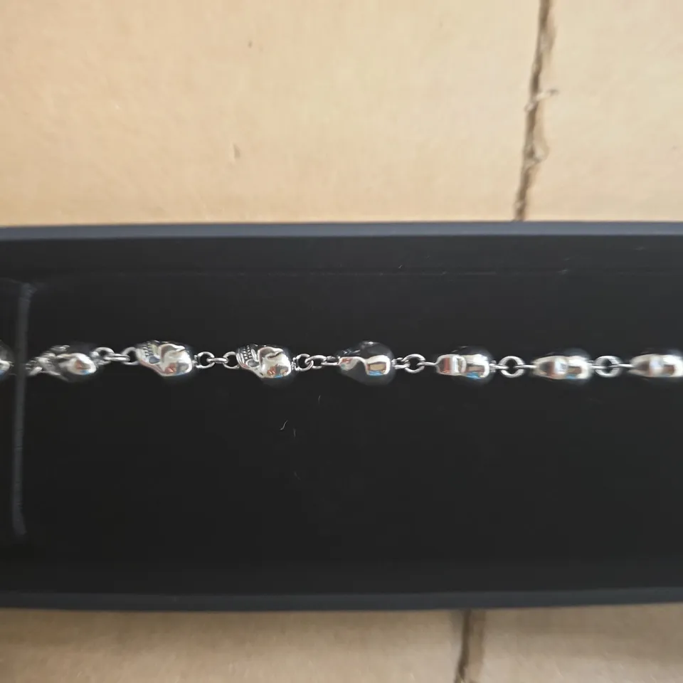 THOMAS SABO REBEL AT HEART BRACELET – SILVER-TONE WITH SKULL BEAD ACCENTS