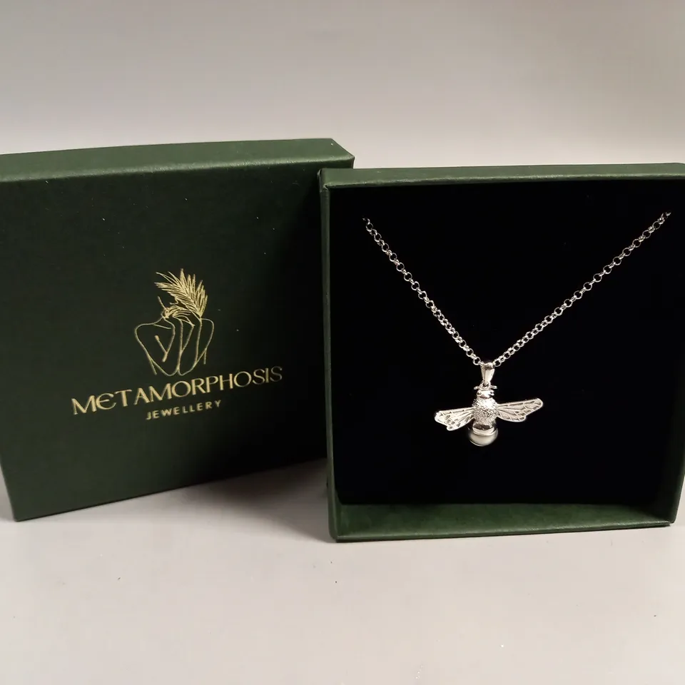 METAMORPHOSIS BEE DESIGN CHAIN LINK NECKLACE 