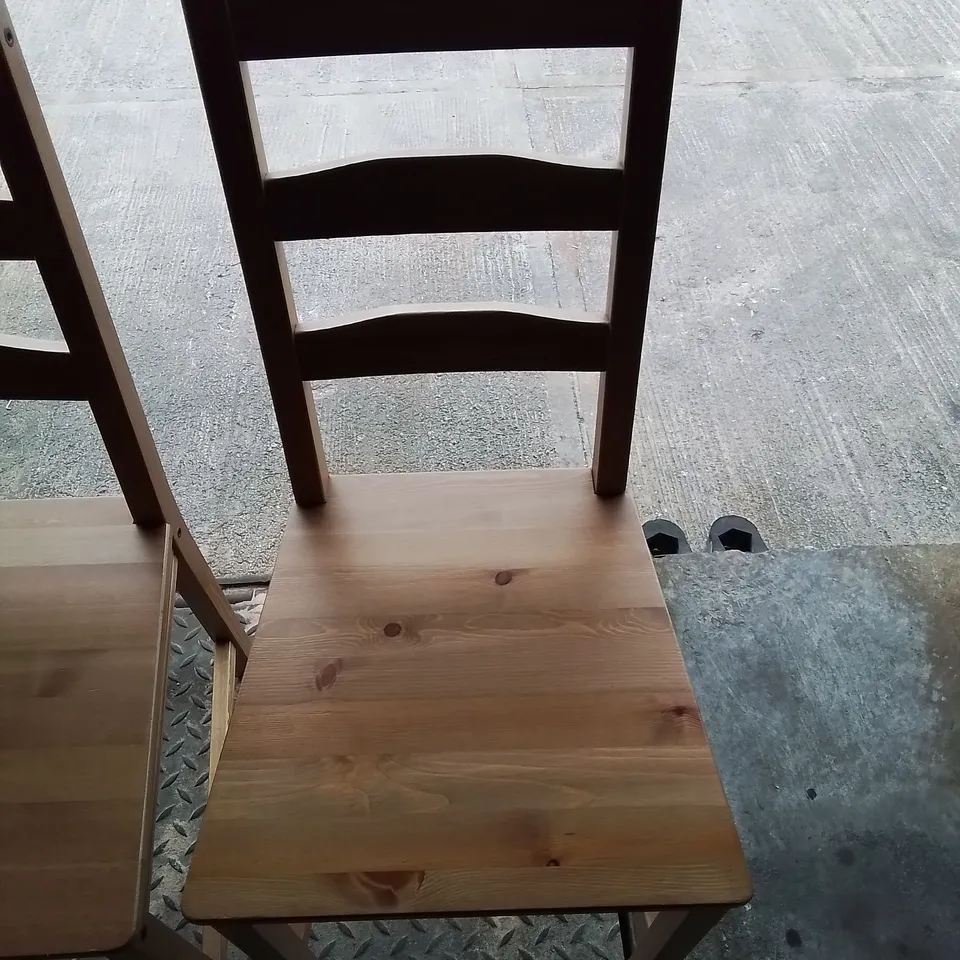SET OF 4 PINE LOOK SIDE/DINING CHAIRS