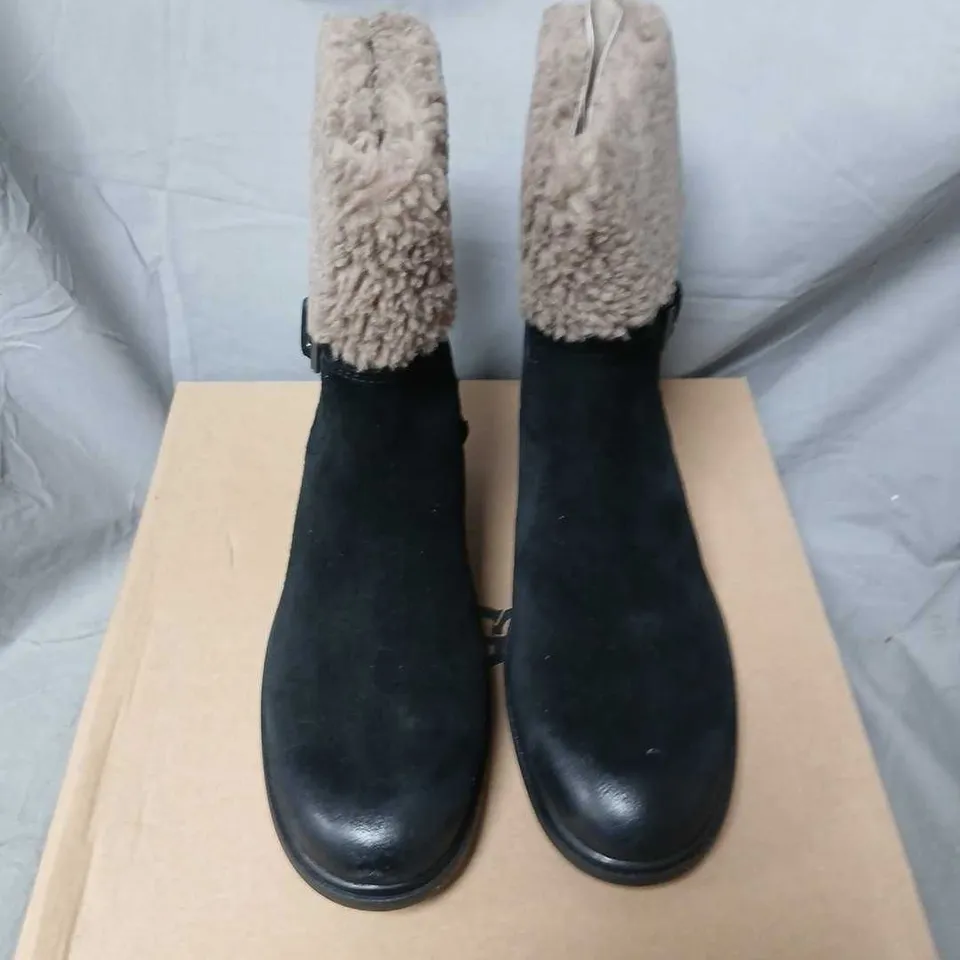 UGG HARRISON CUFF BOOTS, BLACK, UK 6 (US 8)