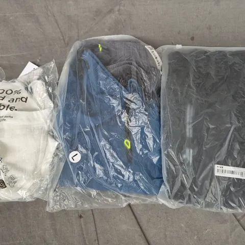 BOX OF APPROXIMATELY 25 ASSORTED CLOTHING AND FASHION PRODUCTS IN VARIOUS STYLES AND SIZES - COLLECTION ONLY