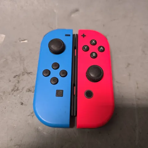 NINTENDO SWITCH CONSOLE CONTROLLER