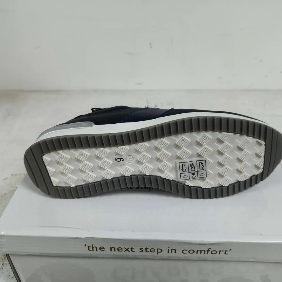 DR KELLER MARTINA NAVY TRAINERS SIZE 6 BOXED