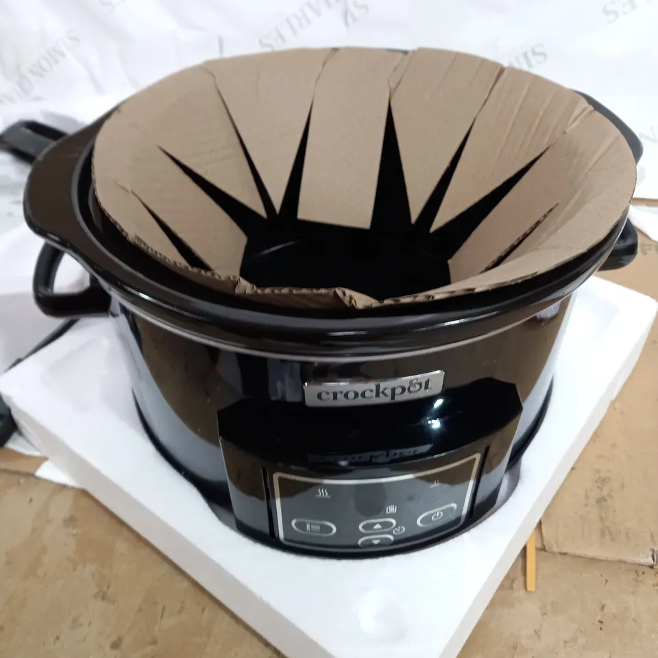 CROCK POT SLOW COOKER 