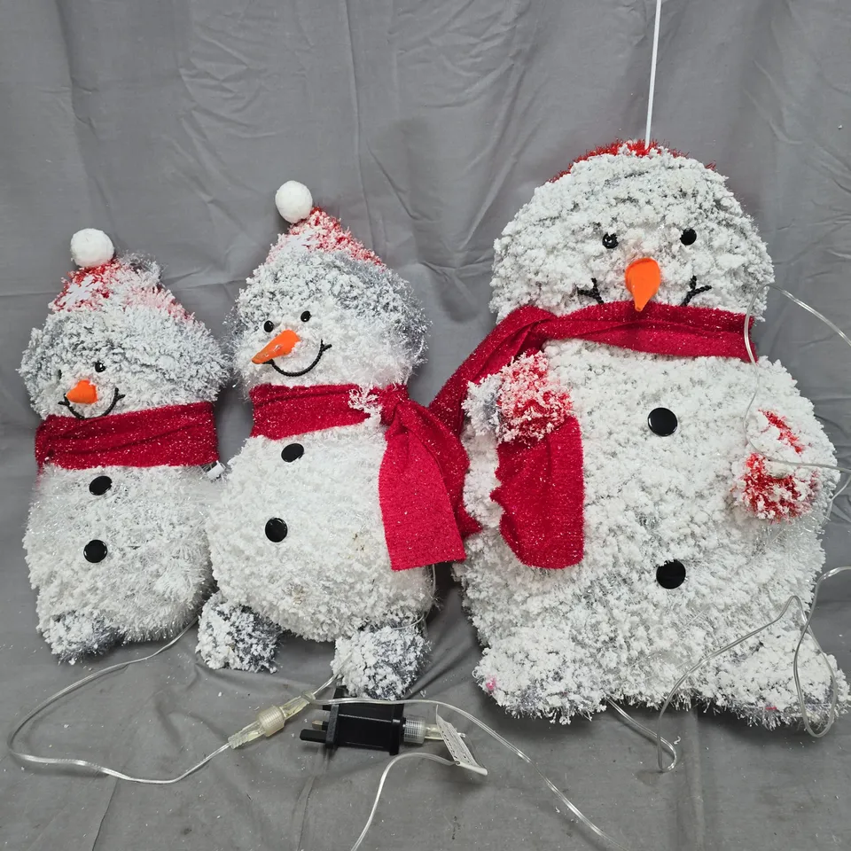 BOXED LIT SNOWY SNOWMAN FAMILY