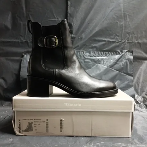 BOXED PAIR OF TAMARIS ANKLE BOOTS IN BLACK SIZE EU 42