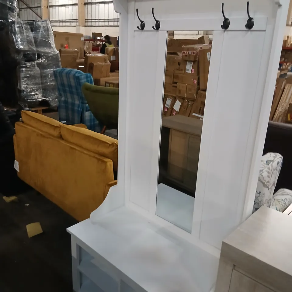 ABRAHAMSON HALL TREE WITH BENCH AND SHOE STORAGE