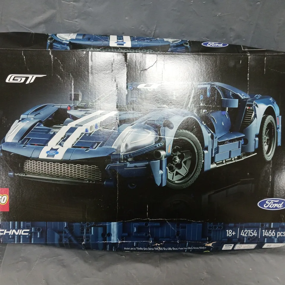 BOXED LEGO TECHNIC 2022 FORD GT [SET 42145] RRP £210