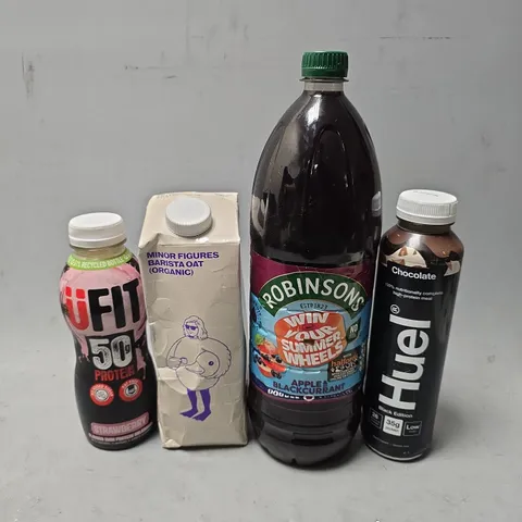 APPROXIMATELY 10 ASSORTED FOOD & DRINK ITEMS TO INCLUDE - ROBINSONS APPLE & BLACKCURRANT , UFIT 50G PROTEIN DRINK , HUEL CHOCOLATE ETC