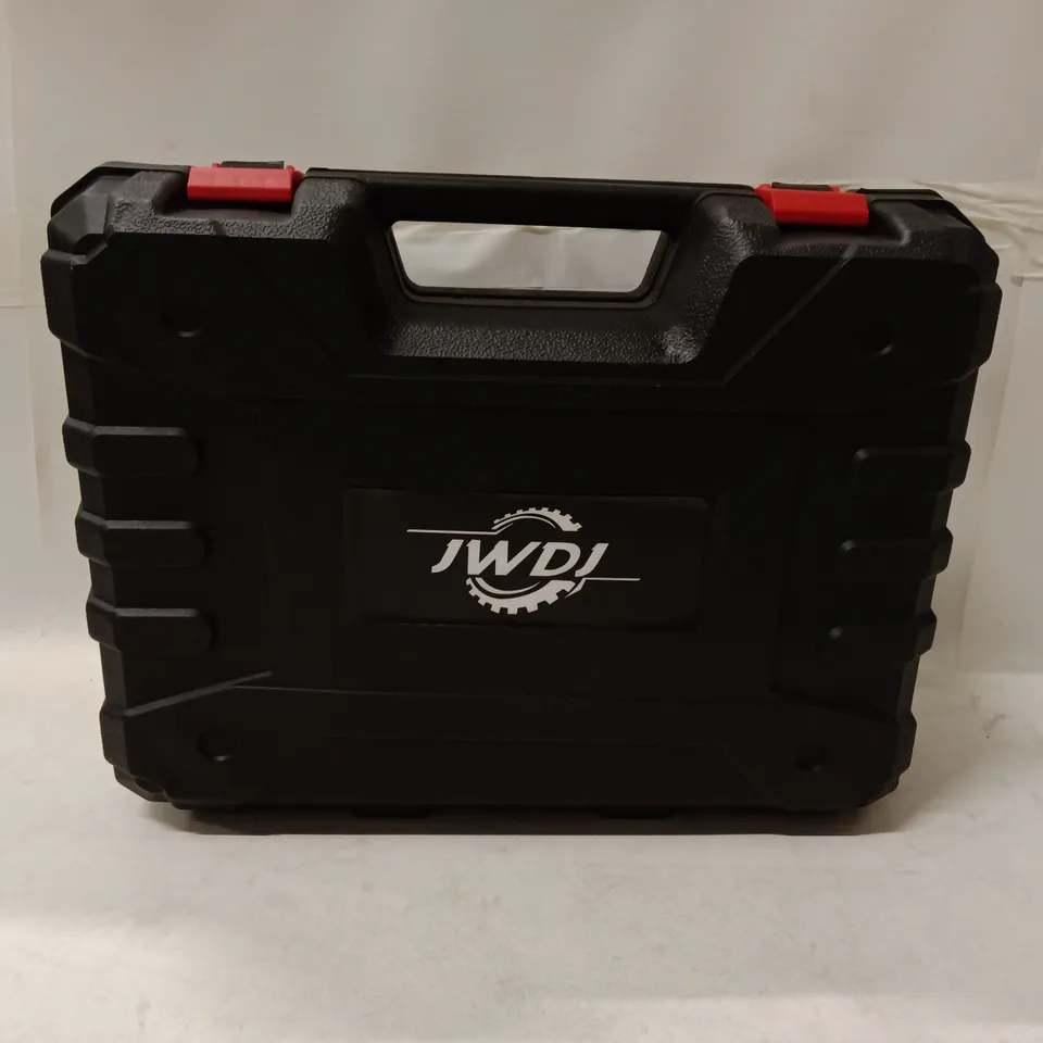 CORDLESS PRESSURE WASHER KIT IN CASE