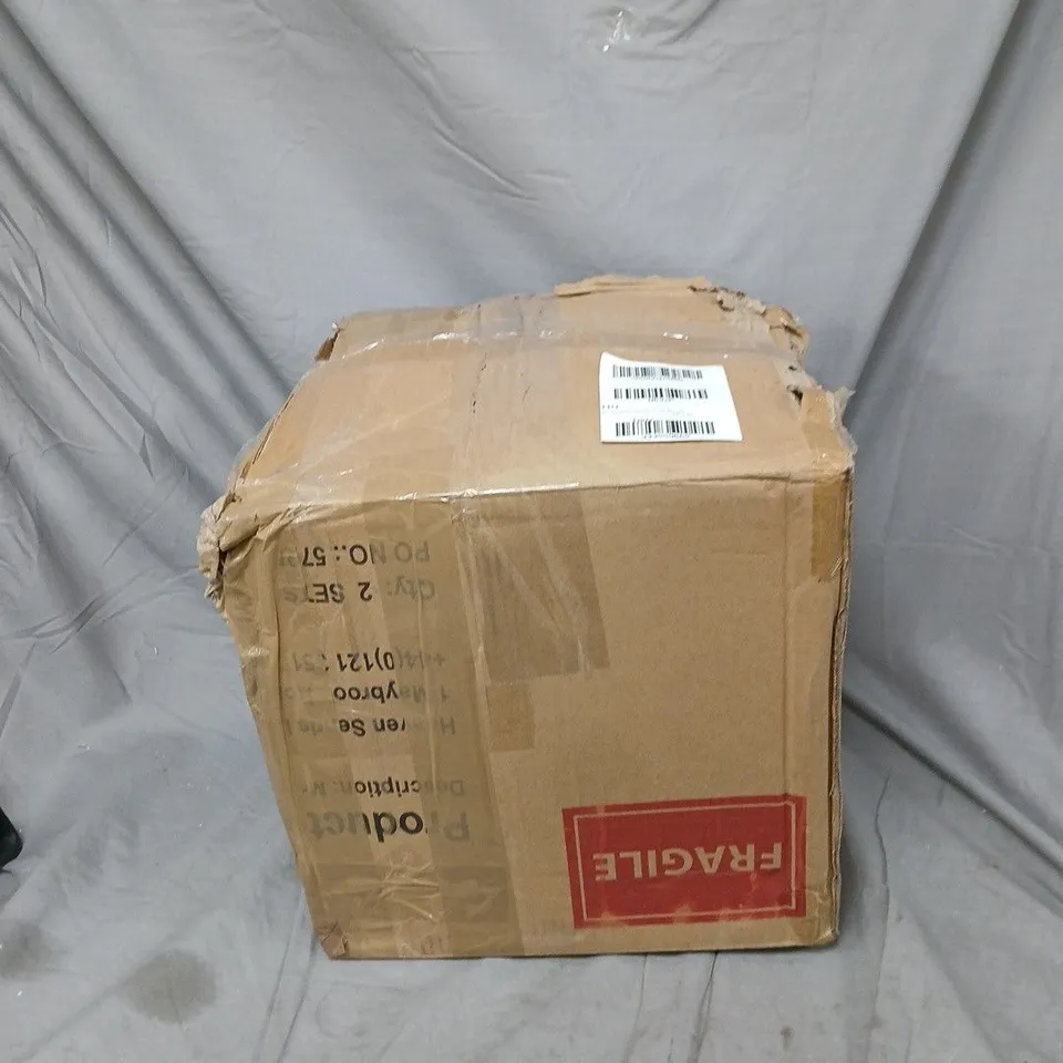 3 X METAL CONTAINERS WITH ROPE HANDLE SET. RED, GREEN AND WHITE OF VARIOUS SIZES