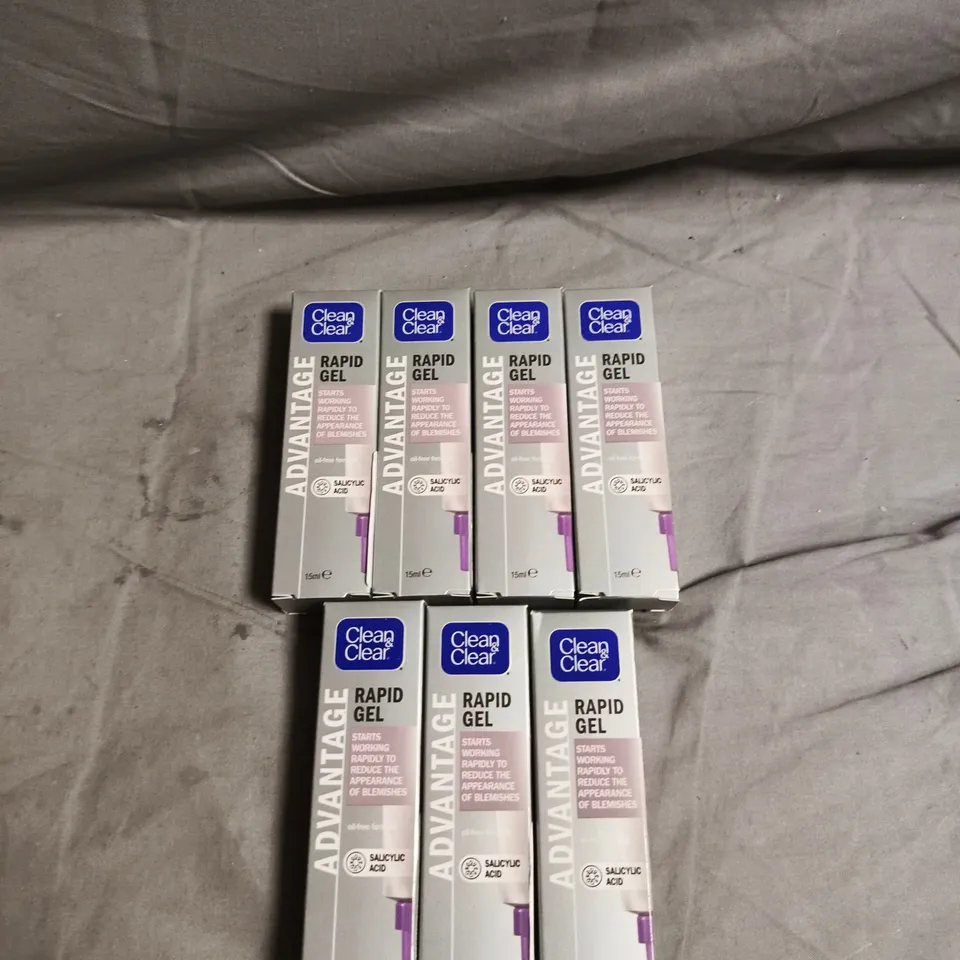 LOT OF 7 CLEAN AND CLEAR ADVANTAGE RAPID GEL - 15ML