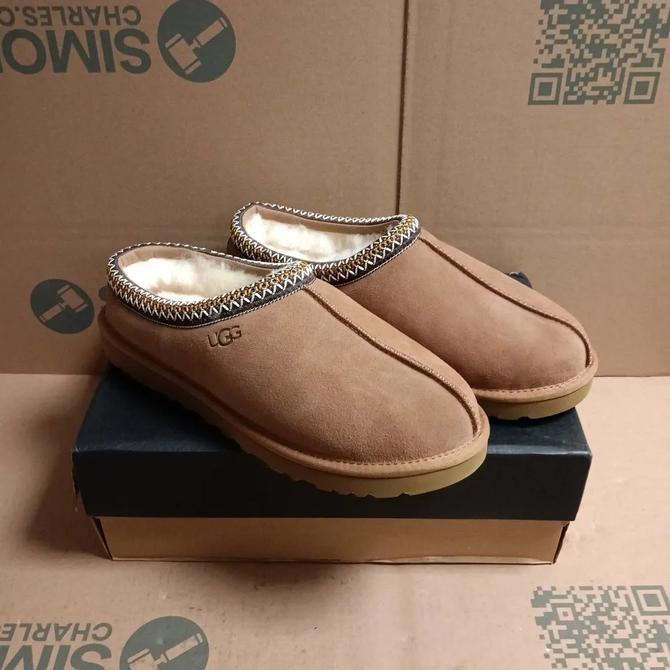 BOXED PAIR OF UGG TASMAN II SLIPPERS IN CHESTNUT SUEDE - 10