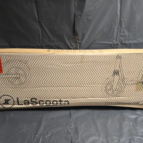 BOXED LASCOOTA SCOOTER IN BLACK/BLUE - COLLECTION ONLY