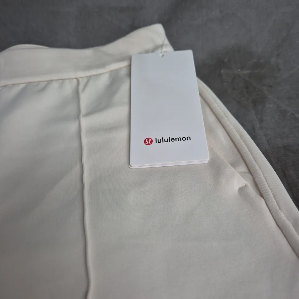 LULULEMON SOFTSTREME™ PINTUCK MID-RISE PANT – CREAM, SIZE M