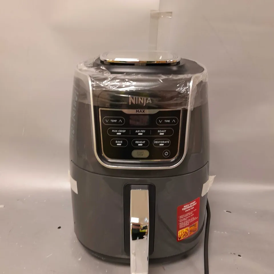 BOXED NINJA AIR FRYER MAX 5.2L AF160UK