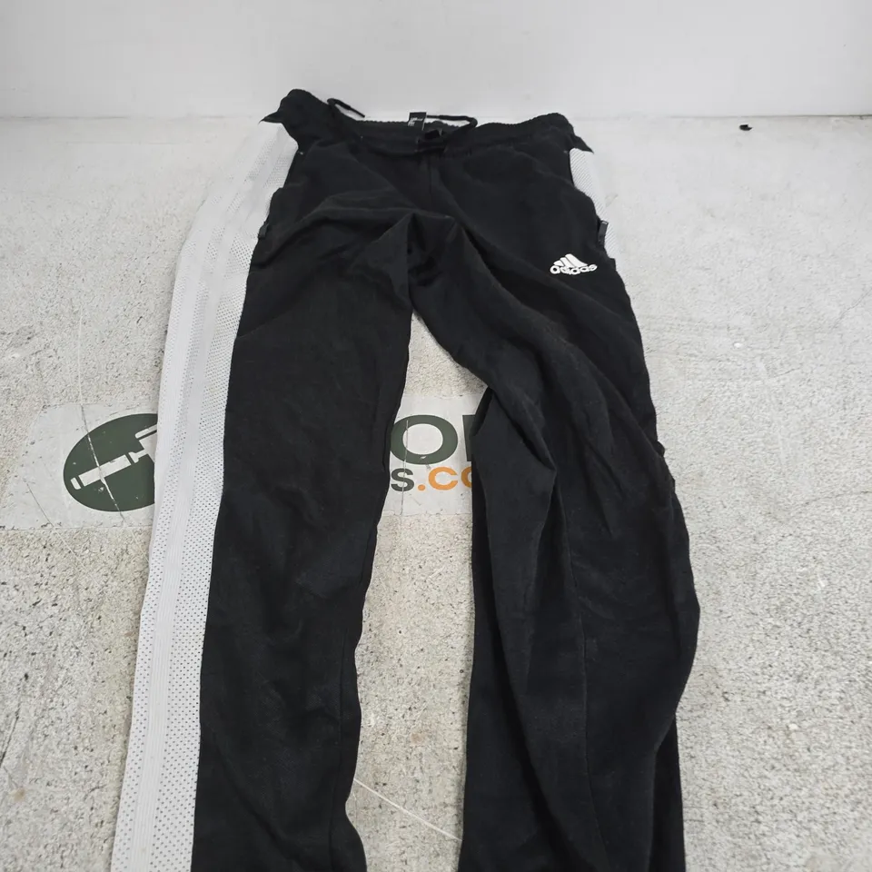 ADIDAS BLACK TRACK PANTS – XS
