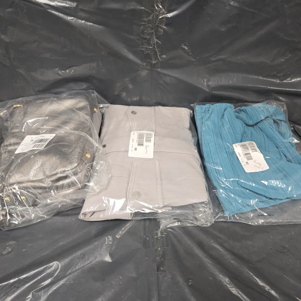 BOX OF APPROXIMATELY 15 ASSORTED CLOTHING ITEMS IN VARIOUS STYLES, COLORS AND SIZES