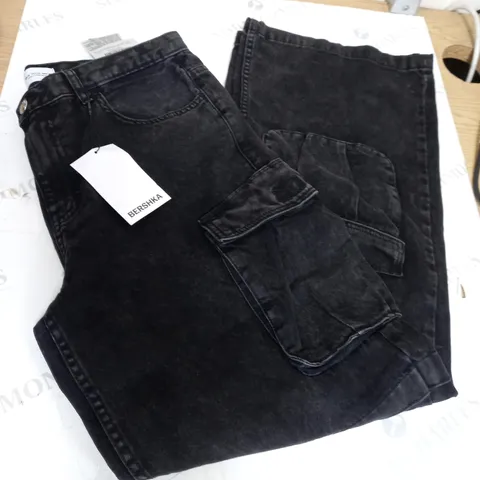 BERSHKA WIDE KED DENIM CARGOS SIZE 10