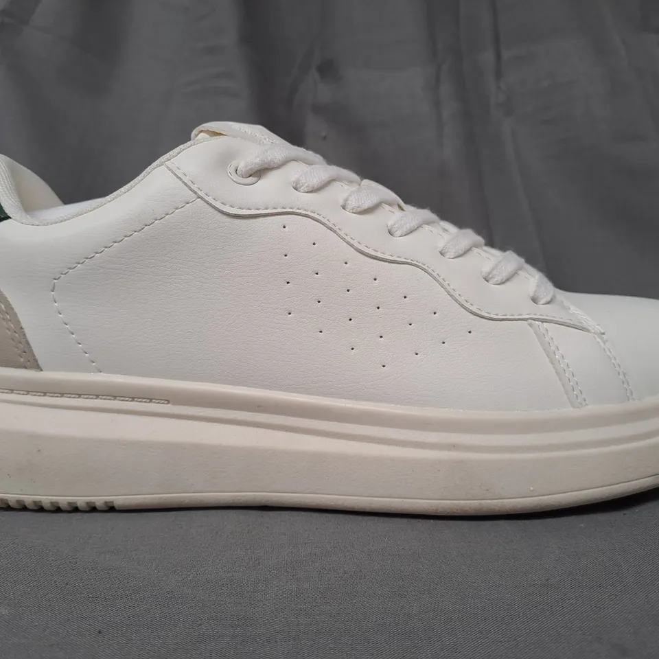 PAIR OF PULL & BEAR SHOES IN WHITE/GREEN EU SIZE 41