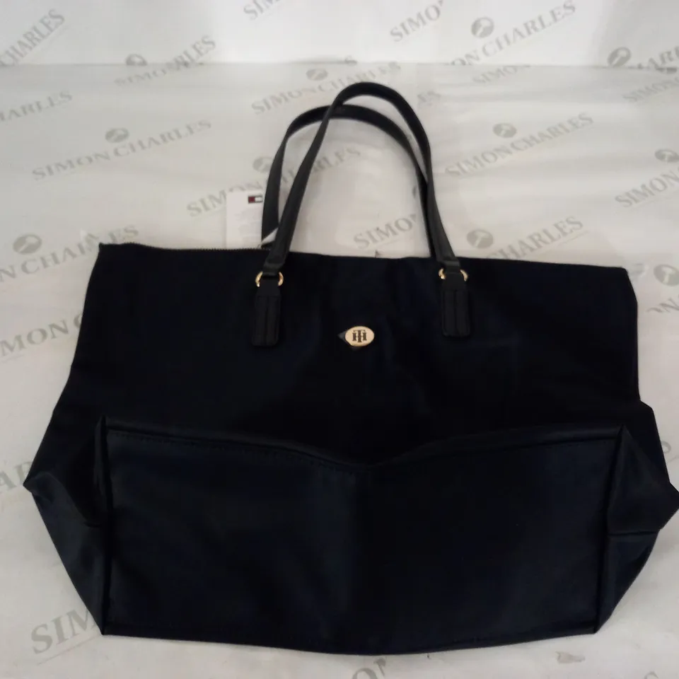 TOMMY HILFIGER POPPY ST TOTE BAG IN NAVY