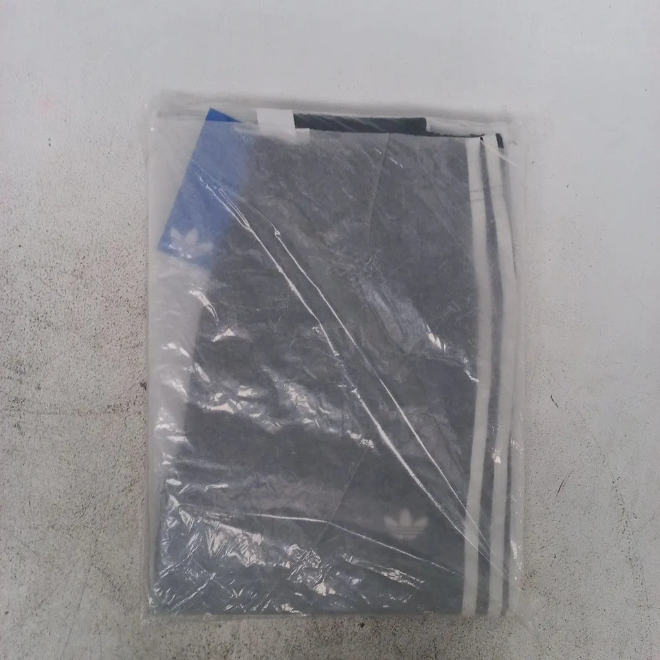 BAGGED ADIDAS WIDE LEG PANTS IN NAVY SIZE XS