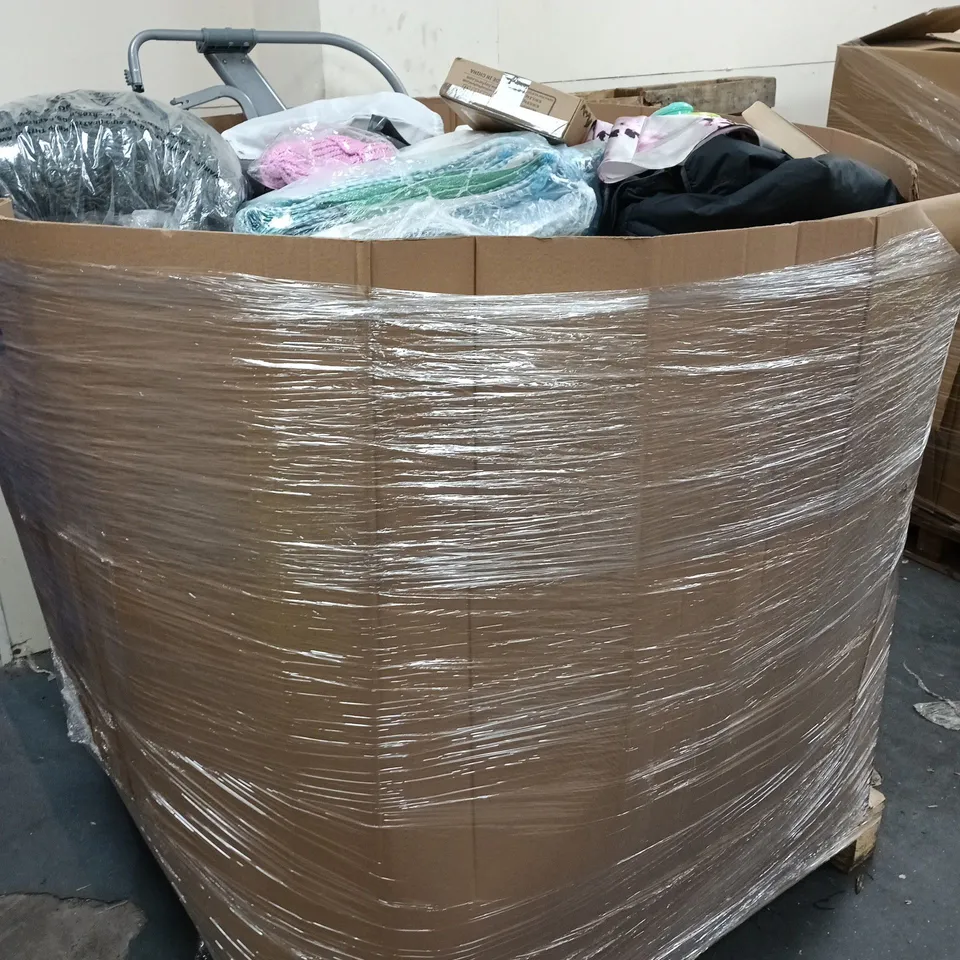 PALLET OF A LARGE QUANTITY OF ASSORTED ITEMS INCLUDING PEDAL BIN , DINOSAUR TOY , SING A LONG SPINNING WHEEL AND VARIOUS BOOKS