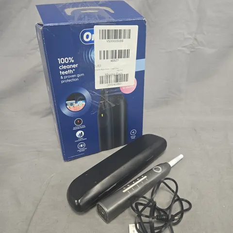 ORAL-B 2 SERIES NIGHT BLACK ELECTRIC TOOTHBRUSH WITH TRAVEL CASE – BOXED, MISSING PARTS