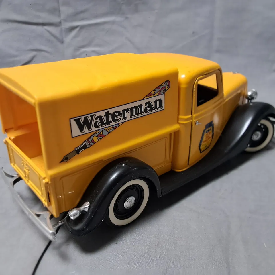 SOLIDO FORD V8 DIE CAST CAR