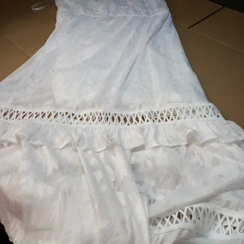 FOREVER UNIQUE WHITE STATEMENT MAXI DRESS - SIZE 14