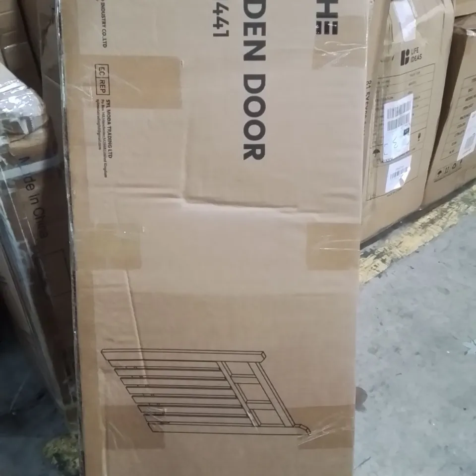 BOXED DARPHE WOODEN DOOR