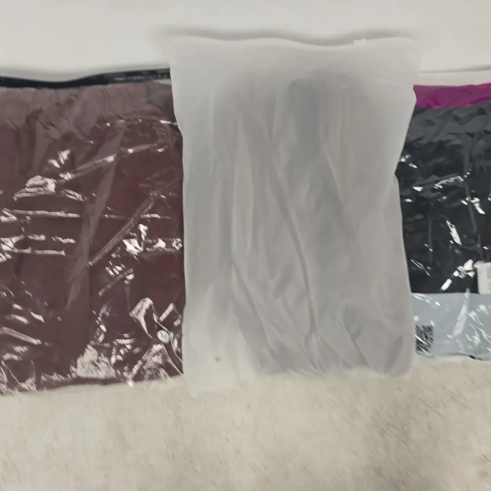 APPROXIMATELY 20 ASSORTED CLOTHING AND FASHION PRODUCTS IN VARIOUS STYLES AND SIZES - COLLECTION ONLY