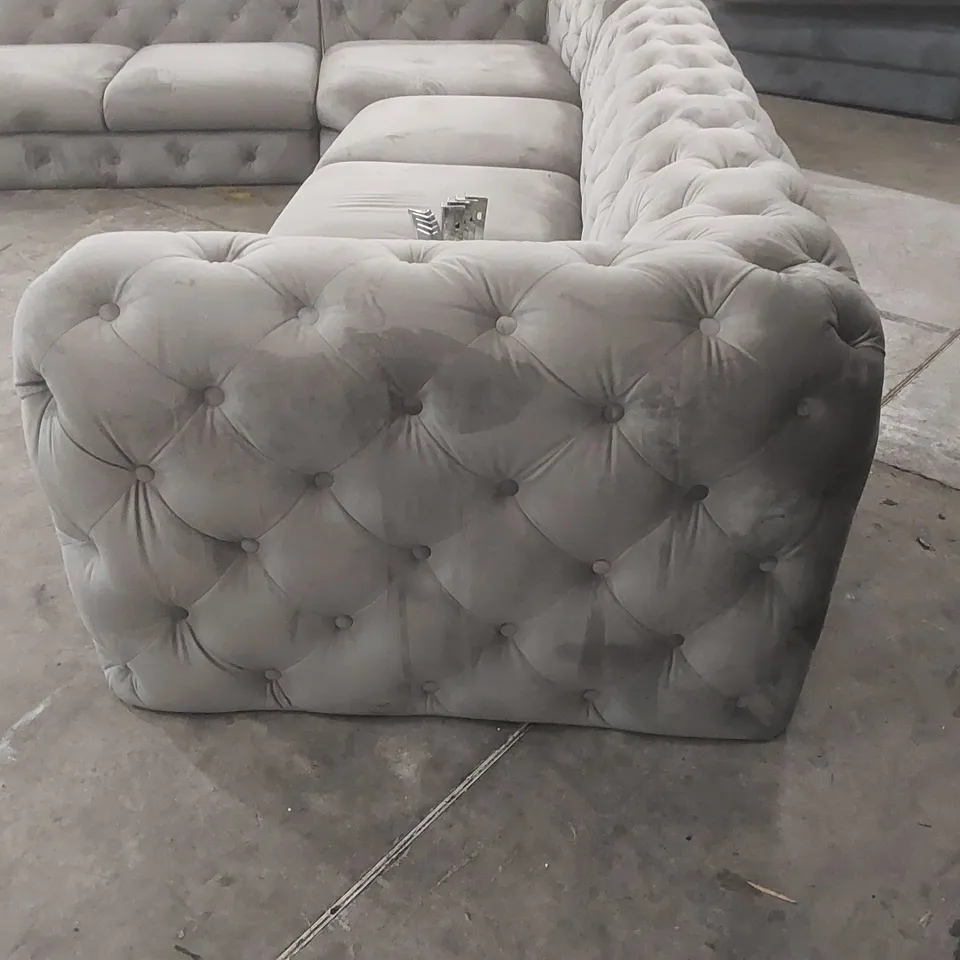 QUALITY DESIGNER CHESTERFIELD CORNER SOFA L-SHAPE BIXBY WITH SILVER METAL LEGS