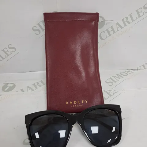 RADLEY SUNGLASSES IN GLOSS BLACK