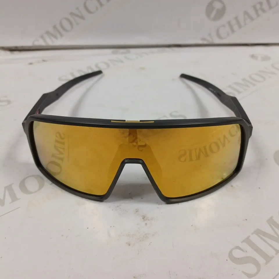 OAKLEY SUTRO CARBON MEN'S SUNGLASSES WITH CASE 