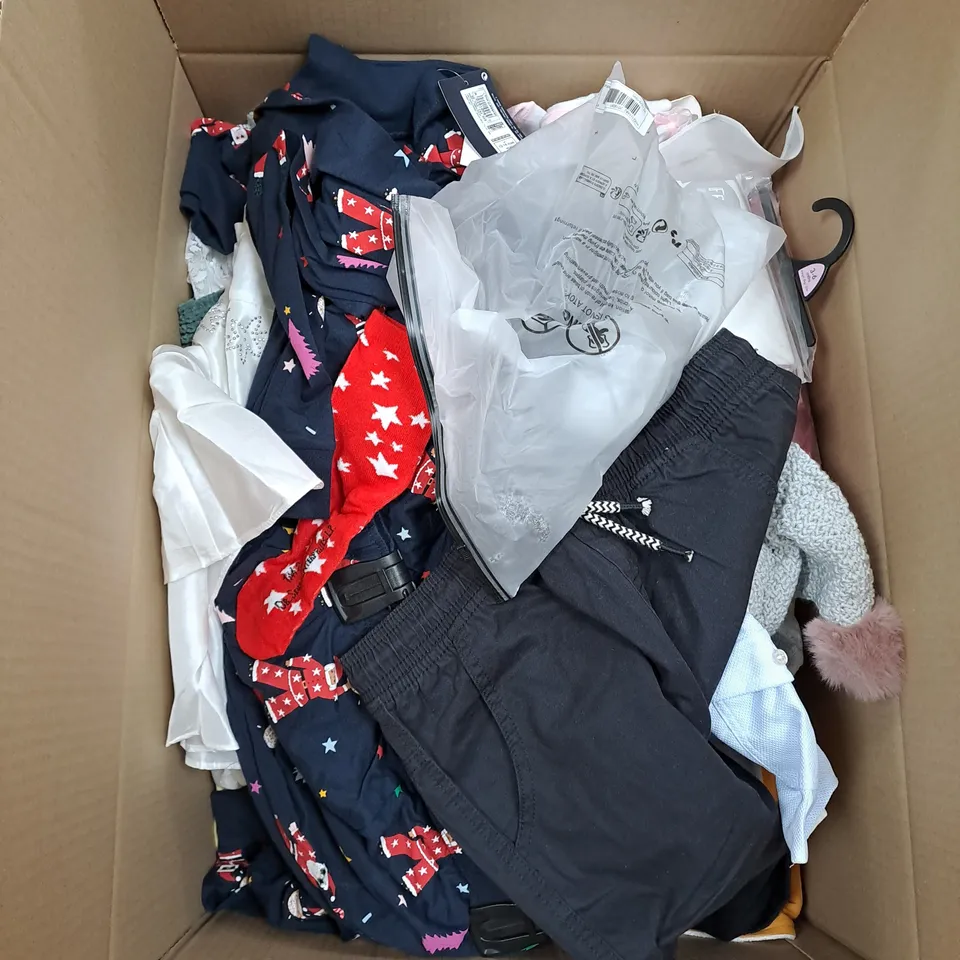 BOX OF APPROX. 40 ASSORTED CHILDRENS CLOTHING VARYING IN SIZE/COLOUR/STYLE TO INCLUDE:  TOPS, JEANS, JUMPERS