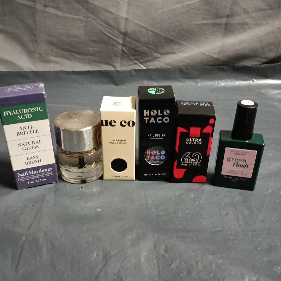 APPROXIMATELY 40 BOTTLES OF NAIL VARNISH TO INCLUDE HOLO TACO, AVON AND SMITH'S CULT