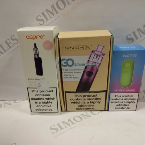 BOX OF APPROXMATELY 26E-CIGARETTES AND LIQUIDS TO INCLUDE ASPIRE ZELOS NANO KIT, INNOKIN GO MAX TUBE, VOOPOO VINVI Q, ETC