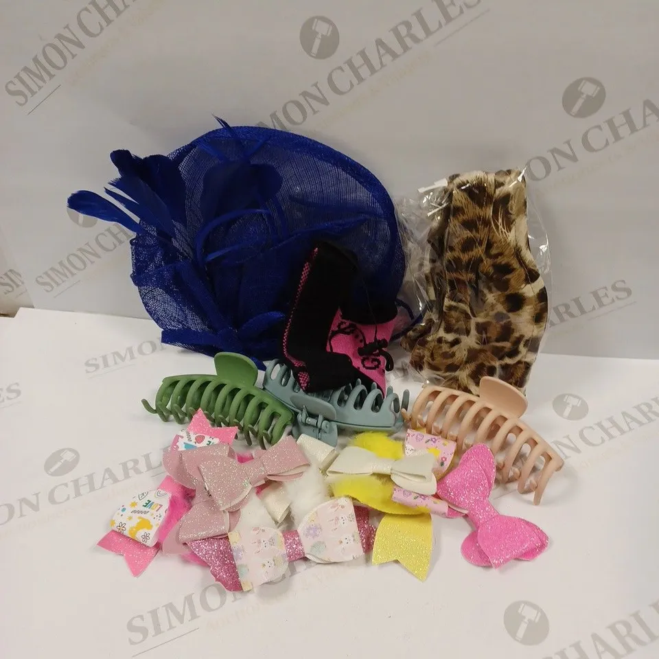 APPROXIMATELY 15 ASSORTED HAIR ACCESSORIES TO INCLUDE HAIRBANDS AND HAIRCLIPS
