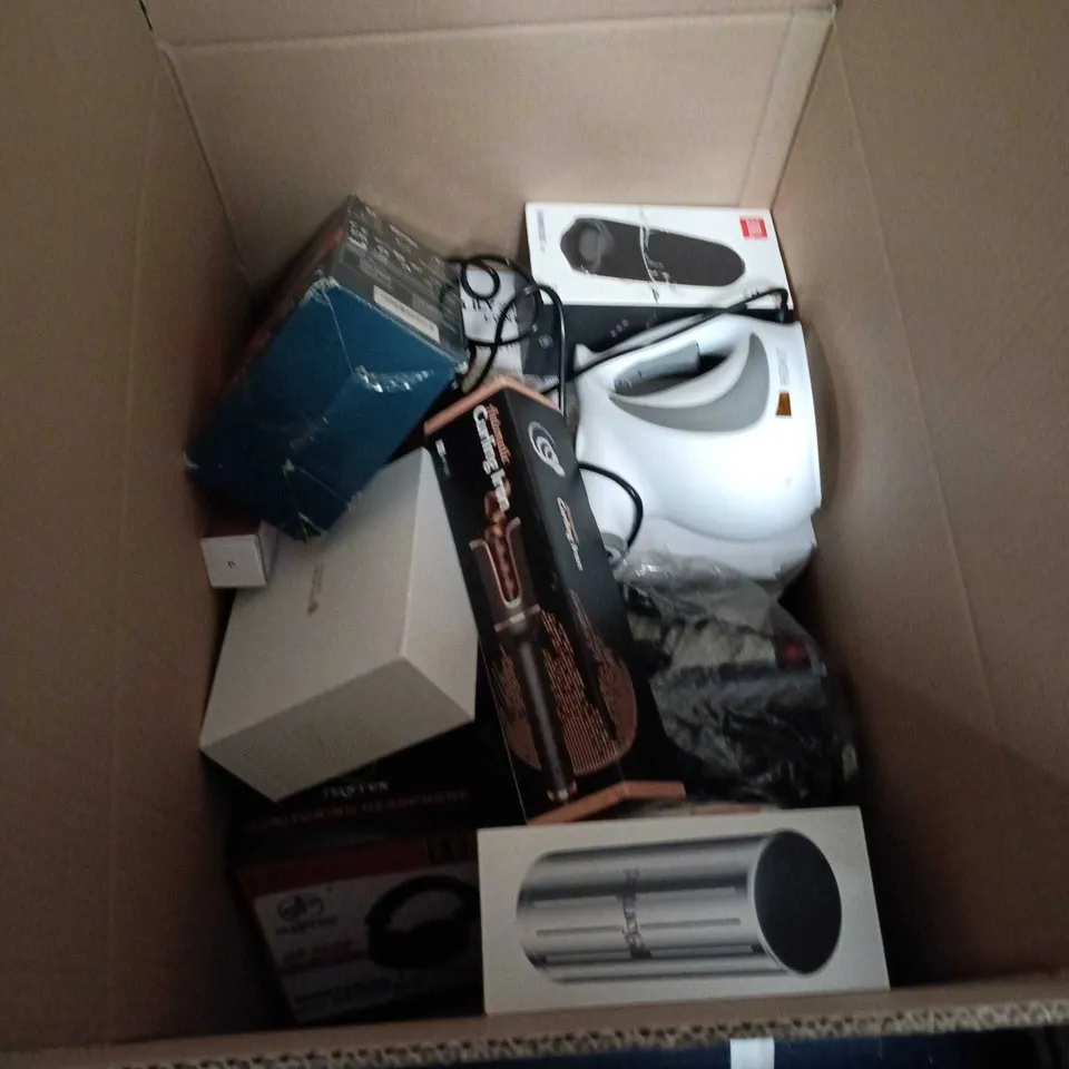 BOX OF APPROXIMATELY 10 ASSORTED ELECTRICAL ITEMS INCLUDING ELECTRIC LUNCH BOX , AUTOMATIC CURLING IRON AND DRINK FROTHER 