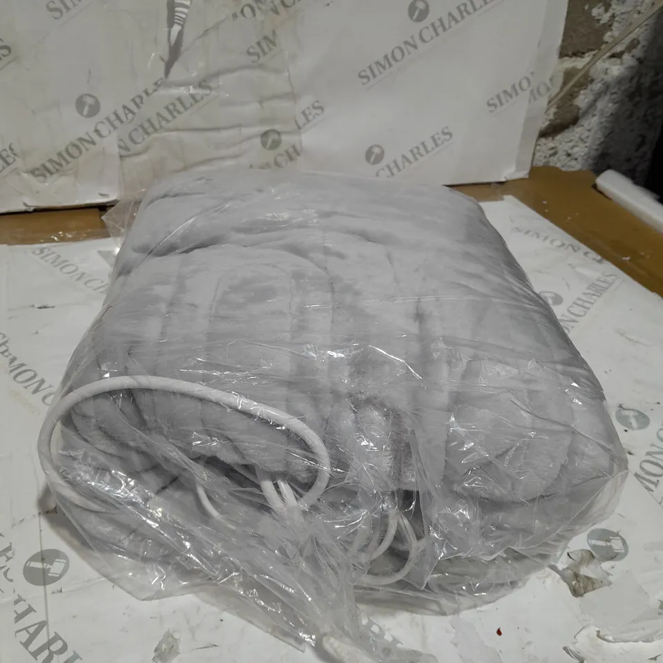 COZEE HOME VELVETSOFT HEATED THROW IN LIGHT GREY