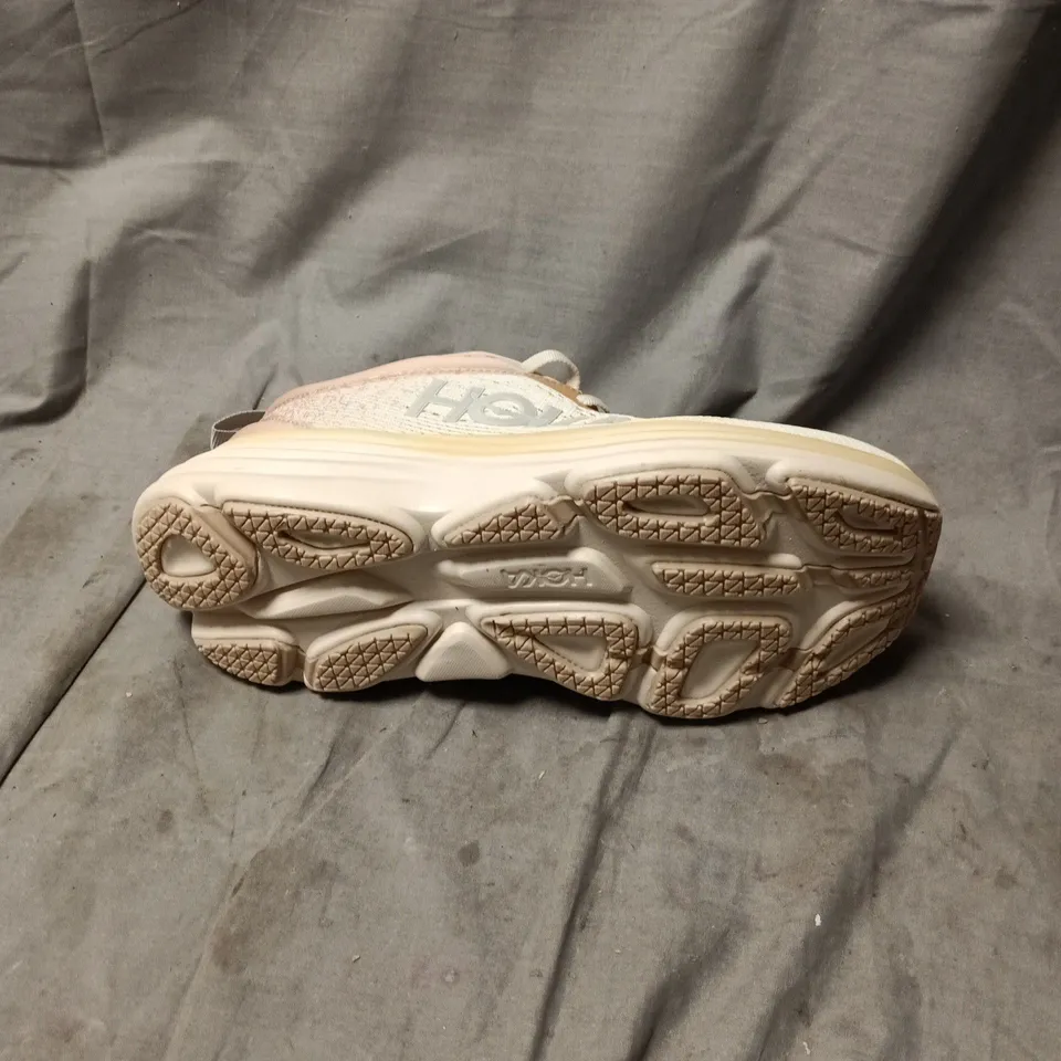 HOKA WOMEN'S RUNNING SHOES – KNIT MESH, PINK/BEIGE SIZE 8