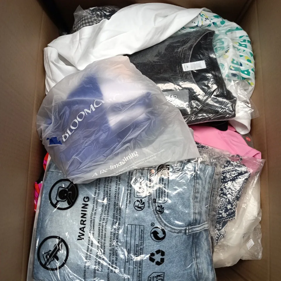 LARGE BOX OF APPROXIMATELY 25 ASSORTED CLOTHING ITEMS IN VARIOUS COLOURS, STYLES AND SIZES - COLLECTION ONLY