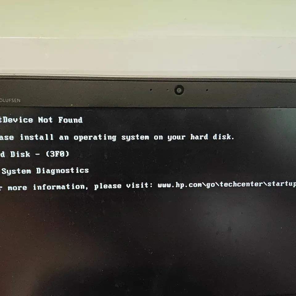 UNBOXED HP INTEL I-5 LAPTOP IN SILVER