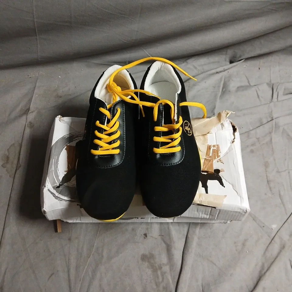 SNEAKERS - BLACK UPPER, YELLOW LACES & OUTSOLE