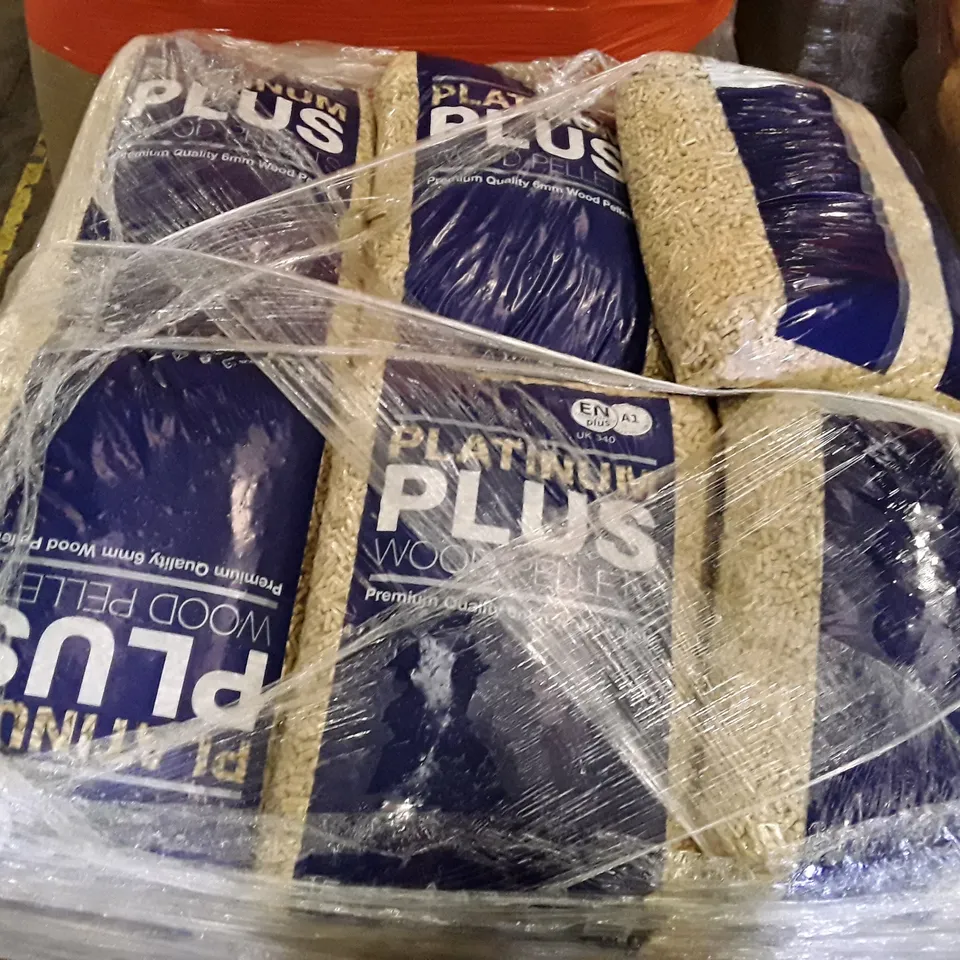 PALLET OF APPROXIMATELY 36 BAGS OF PLATINUM PLUS WOOD PELLETS